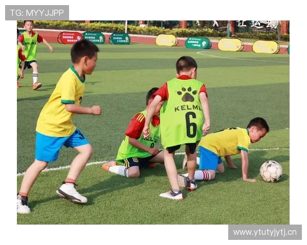 东升足球队奋力拼搏迎接新赛季 力争突破自我挑战更高目标